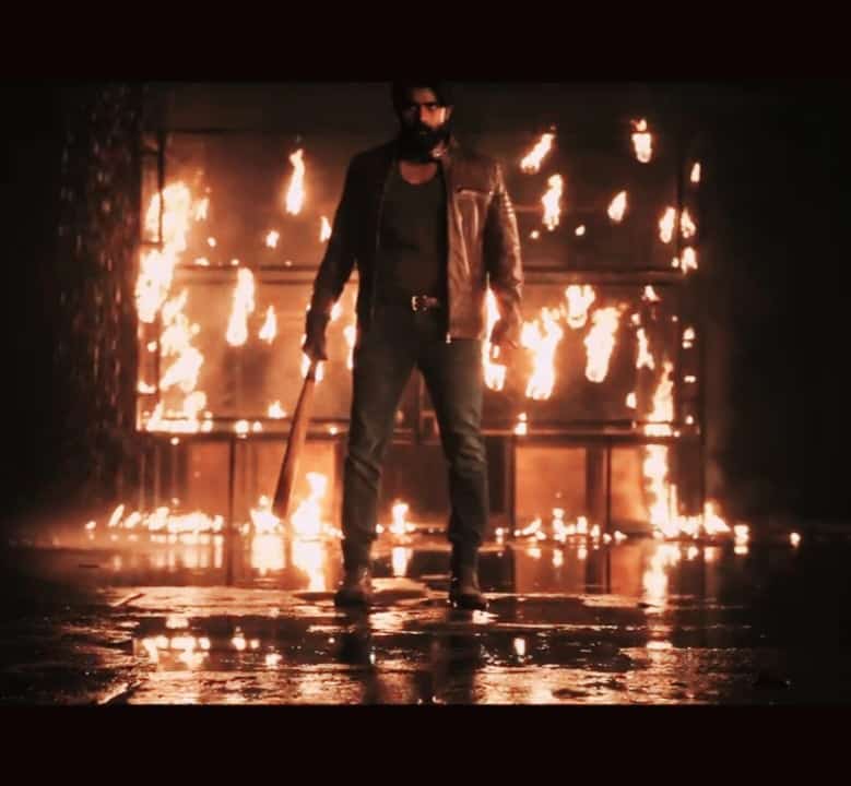 AppuTrends_'s tweet photo. War ಅವ್ನು ಶುರು ಮಾಡಲಿಲ್ಲ
ಆದ್ರೆ ಮುಗುಸ್ತಾನೆ..!! 😎💥🤫

#yuva01 
#PuneethRajkumar #YuvaRajkumar #yuva 
@yuva_rajkumar @SanthoshAnand15 https://t.co/ykD6fhkDRl