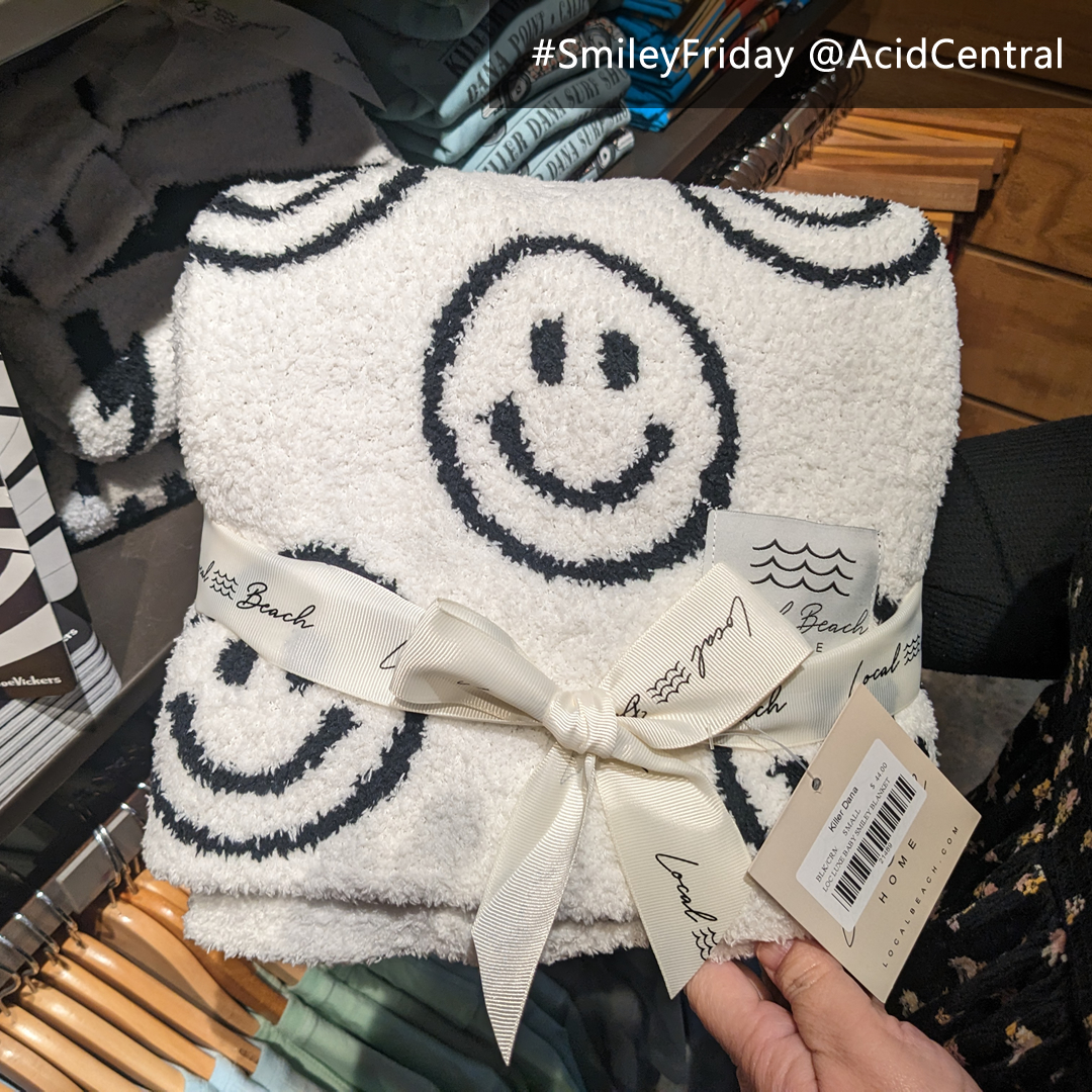 AcidCentral's tweet photo. 🫠 #HappySmileyFriday❗️ @leopardthinks1 @elusivemoment @technolove222 @Markallen303 @STOERSENDER1 @FvSauerbass @algucciauk @_re_verse_ @djtacticz @StudioLAX @DjARG018 @djrawcut @fasid303 @GnuHouse @Hunsitho @KMRTKMRT @lntmike @smsmvic @gw3m #SmileyFriday 🙃 https://t.co/JvR5t6e7eP