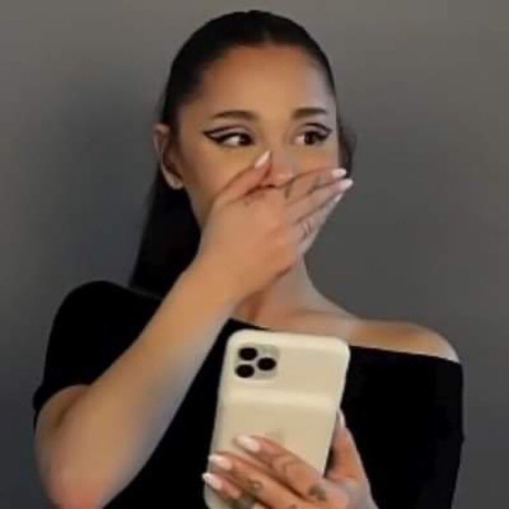 Ariana Grande Charts ꕤ tweet media