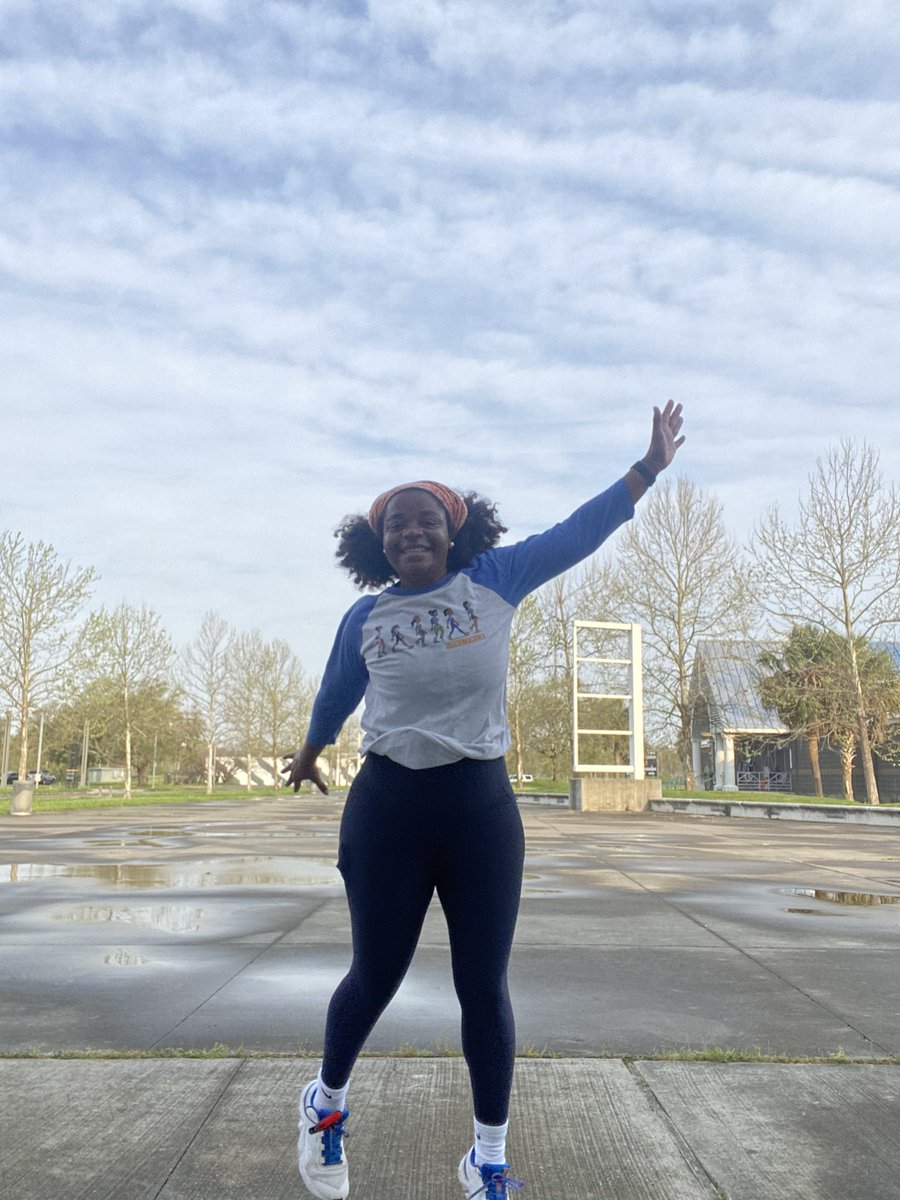 geauxnatural's tweet photo. 💙Feel💛Good🧡Friday👟
#FridayWorkout
#FridayMorningWorkout
#10K 
#TGIF
#TheGrindIncludesFriday
#FinishStrong
#HarrietHouseParty
#LouisianaTreks
#GirlTrek https://t.co/k5IbNWKYO2