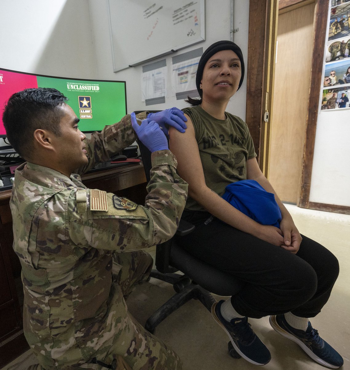 USAFCENT's tweet photo. When the doc makes a house call...

The 386th Expeditionary Medical Group visited #CampBuehring, Kuwait to offer Airmen vaccinations, mental health counseling, acupuncture, and physical therapy.

@386AEW #ValueEveryone #MilitaryMedicine #MentalHealth https://t.co/Gt3Rm4nr5L
