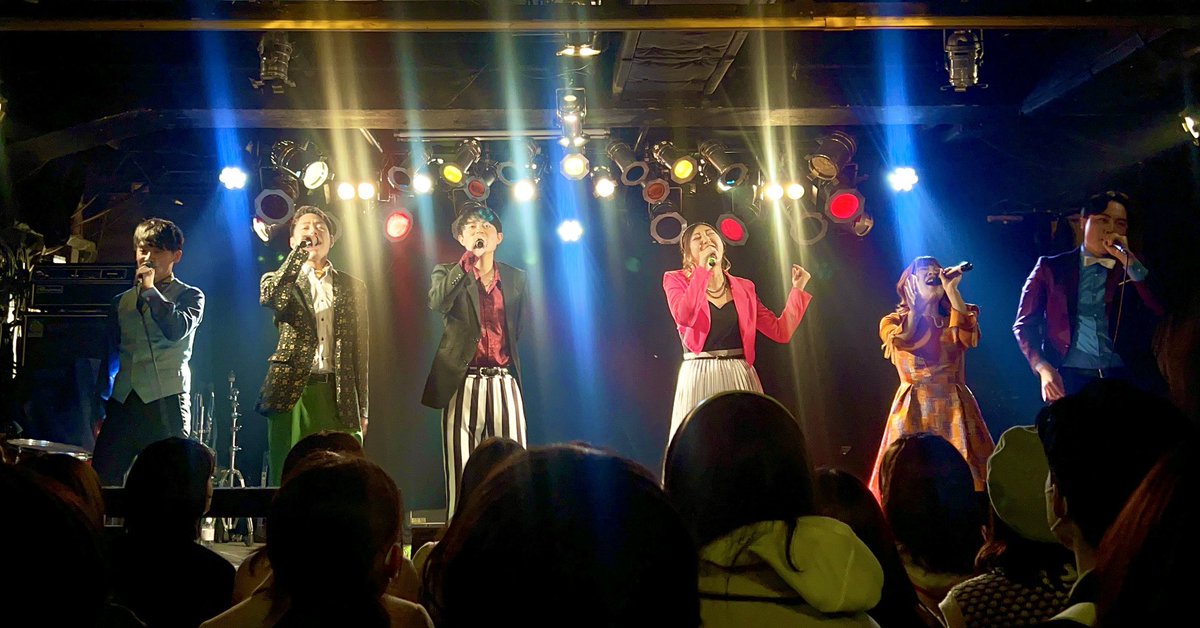 kamera_akapera's tweet photo. 男塾久しぶりに見たけどやっぱりアチアチやろばんええなぁ空気感作るのうんっますぎ🙄

みうちゃんのバンドもやっと見れたしタキサムもお疲れさまぁ！！！

差し入れ持っていったらまさかのお客さん全員に差入れとかなにわろやる事男前すぎる。
好感度爆上がりやな？笑😏✨ https://t.co/sQxUYO6sVD