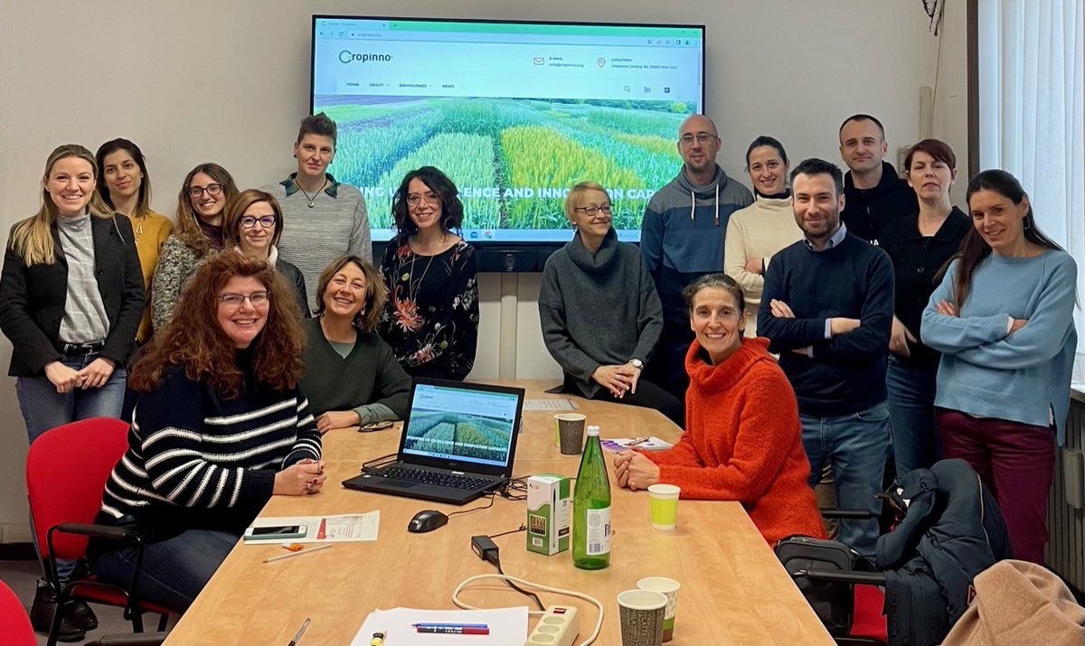 UniPD_Research's tweet photo. 🌎Meeting colleagues from all over the world is one of the best opportunities for the 𝐈𝐧𝐭𝐞𝐫𝐧𝐚𝐭𝐢𝐨𝐧𝐚𝐥 𝐑𝐞𝐬𝐞𝐚𝐫𝐜𝐡 𝐎𝐟𝐟𝐢𝐜𝐞 𝐓𝐞𝐚𝐦!

🤝As part of the CROPINNO EU project, we hosted colleagues from the IFVCNS to share expertise and strategies

@DAFNAE_UniPD https://t.co/HpHQqYC07J