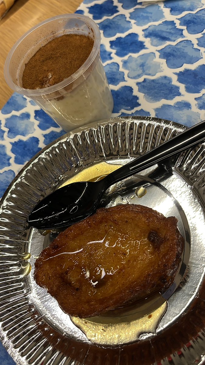 celdrancris's tweet photo. Esto también tiene todo el #SaborACuaresma
¡Ponle peguicas! @marietadleon 

#arrozconleche #torrijas #casero Obrador convento San Antonio https://t.co/4OlzuZjegf