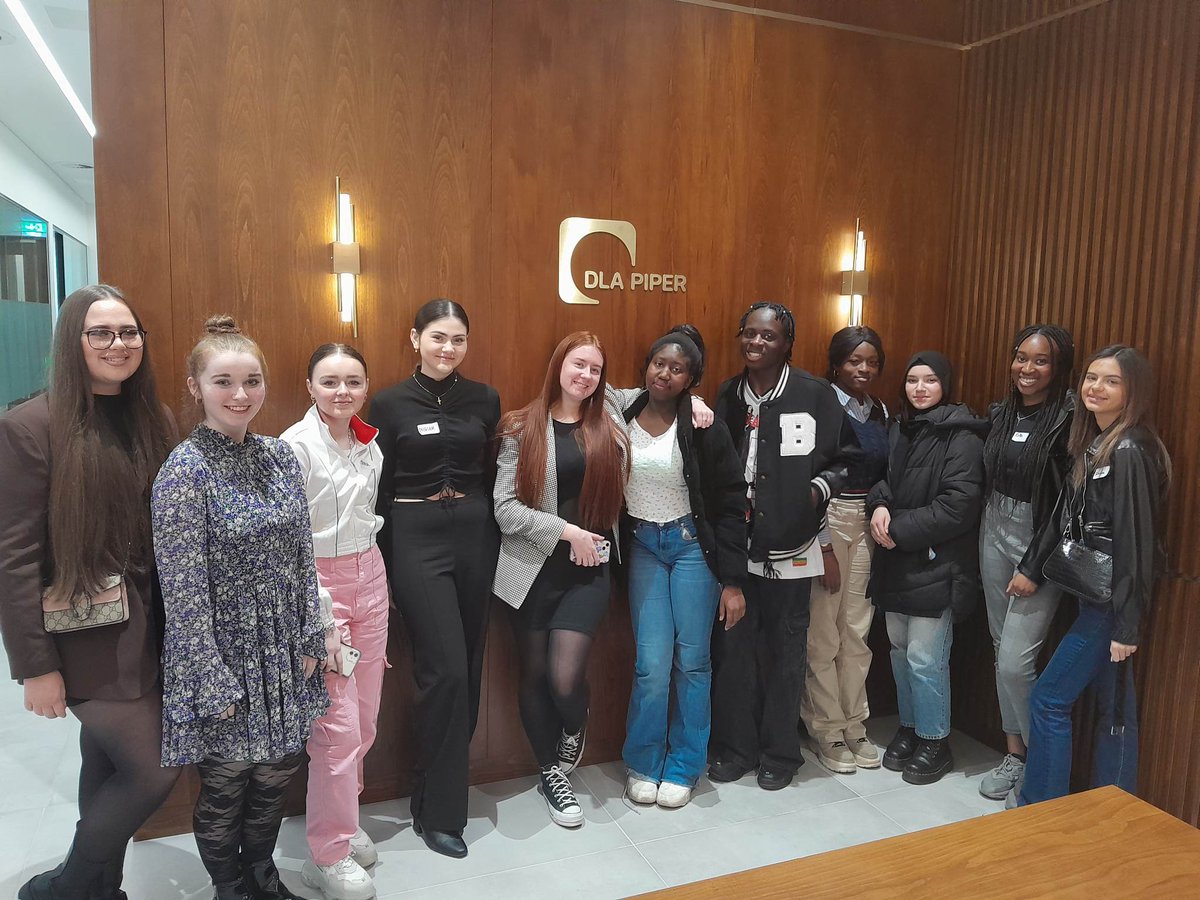 AccessTCD's tweet photo. Thank you to @dla_piper Dublin for welcoming our #PathwaystoLaw students on the Headstart programme! ๐งโโ๏ธ
#TrinityAccessProgrammes #LeavingCert #Edchatie https://t.co/ftdvYcEe91
