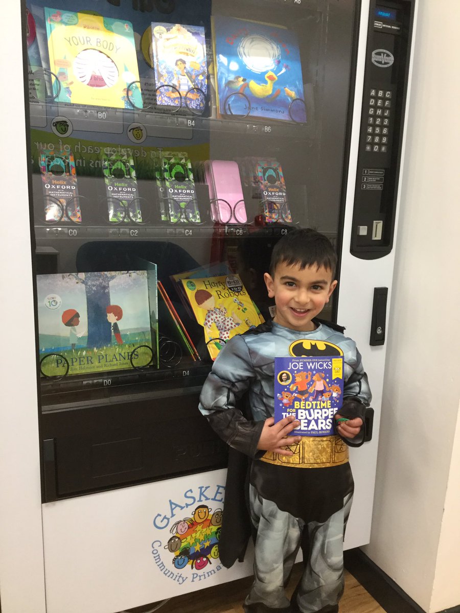 GaskellEyfs's tweet photo. This weeks reading challenge winner in our Sunshine class! πβοΈπ #superreading https://t.co/1TAk1Woj7d