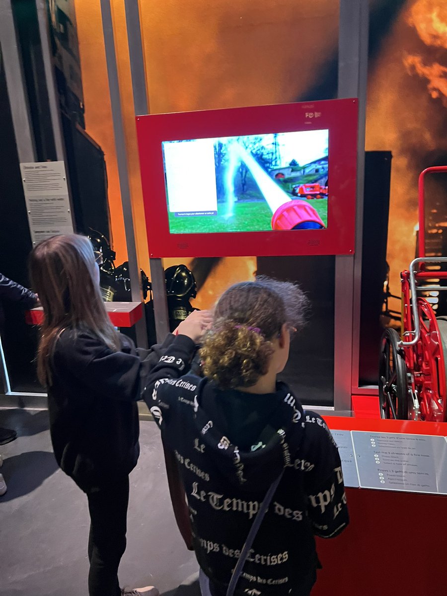 #expofeux #toulouse #quaidessavoirs superbe moment éducatif avec l exposition sur les feux et megafeux