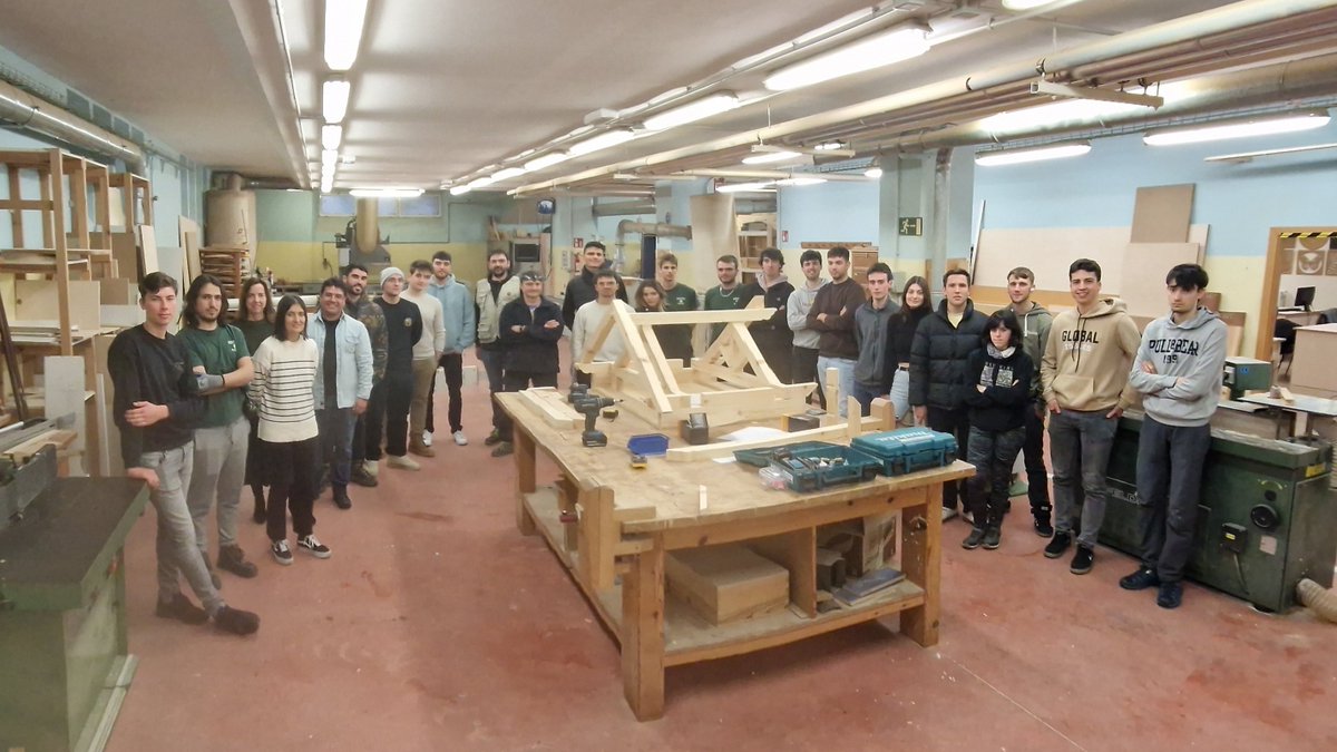 EASOzurgintza's tweet photo. Hoy, en nuestros talleres @EASOzurgintza, 2ª sesión de colaboración con el Máster en Construcción con Madera @upvehu
Gaur, @EASOzurgintza tailerretan, @upvehu Zurezko Eraikuntza Masterrarekin 2. lankidetza saioa ira🤝👍
@EASOPolitek @tknika #cadwork https://t.co/VISrKnJugq