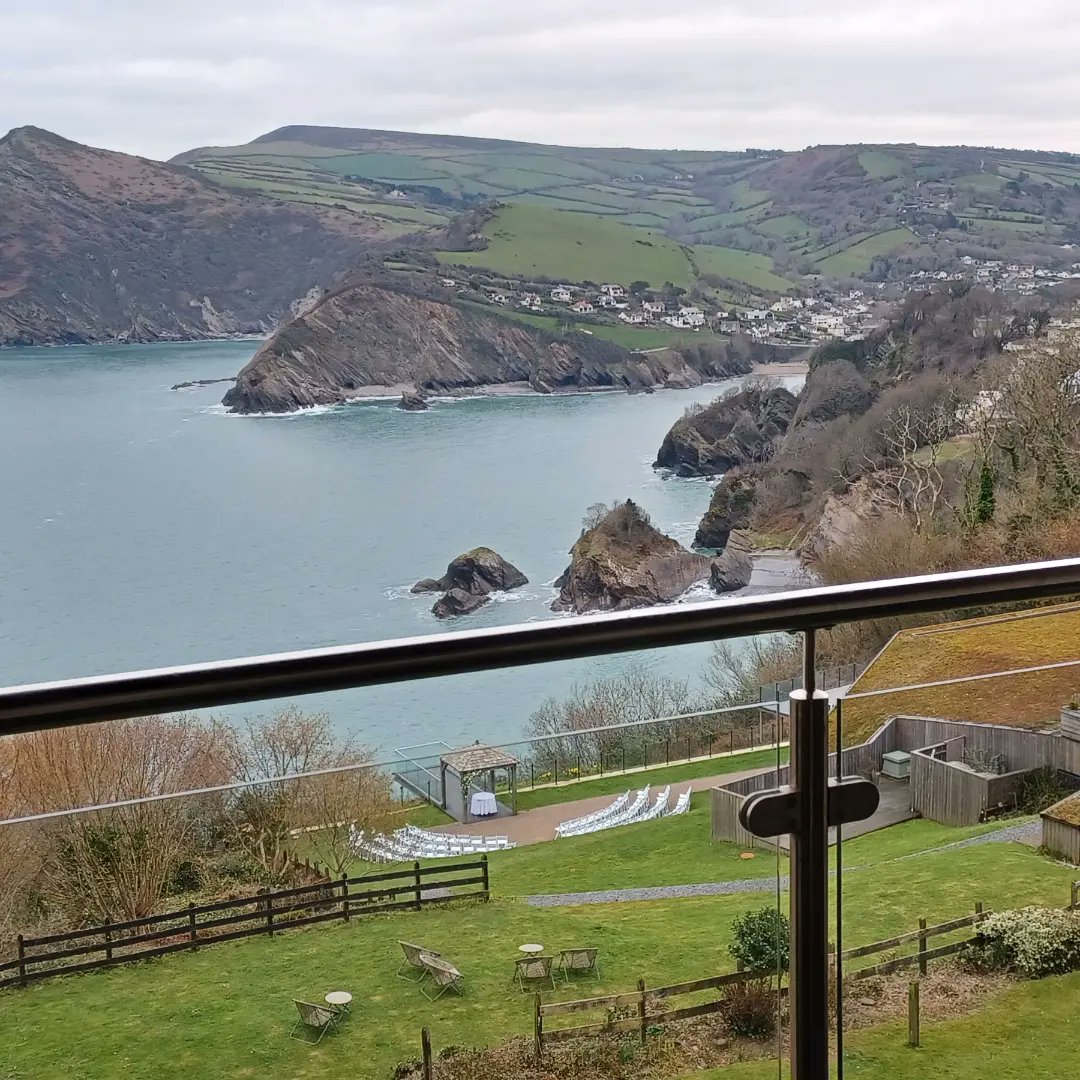 petebestuk's tweet photo. Bolted for the weekend with Mrs B.
A little bit of luxury. Already had a swim and sauna. #LoveNorthDevon
#LoveDevon #DevonHour #BodyAndSoul #WellbeingWeekend https://t.co/n00lrltLkB