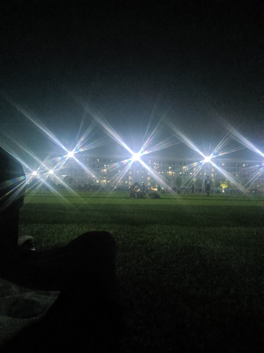 ambkite's tweet photo. U got alone and stars tonight https://t.co/dVwVl5vYgj