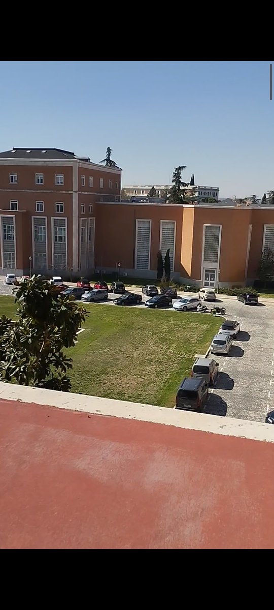 marcoos_gn's tweet photo. Poca gente ha subido aquí arriba. Lujitos del taller de software @etsiaab #IngAgr https://t.co/oKci015ltn