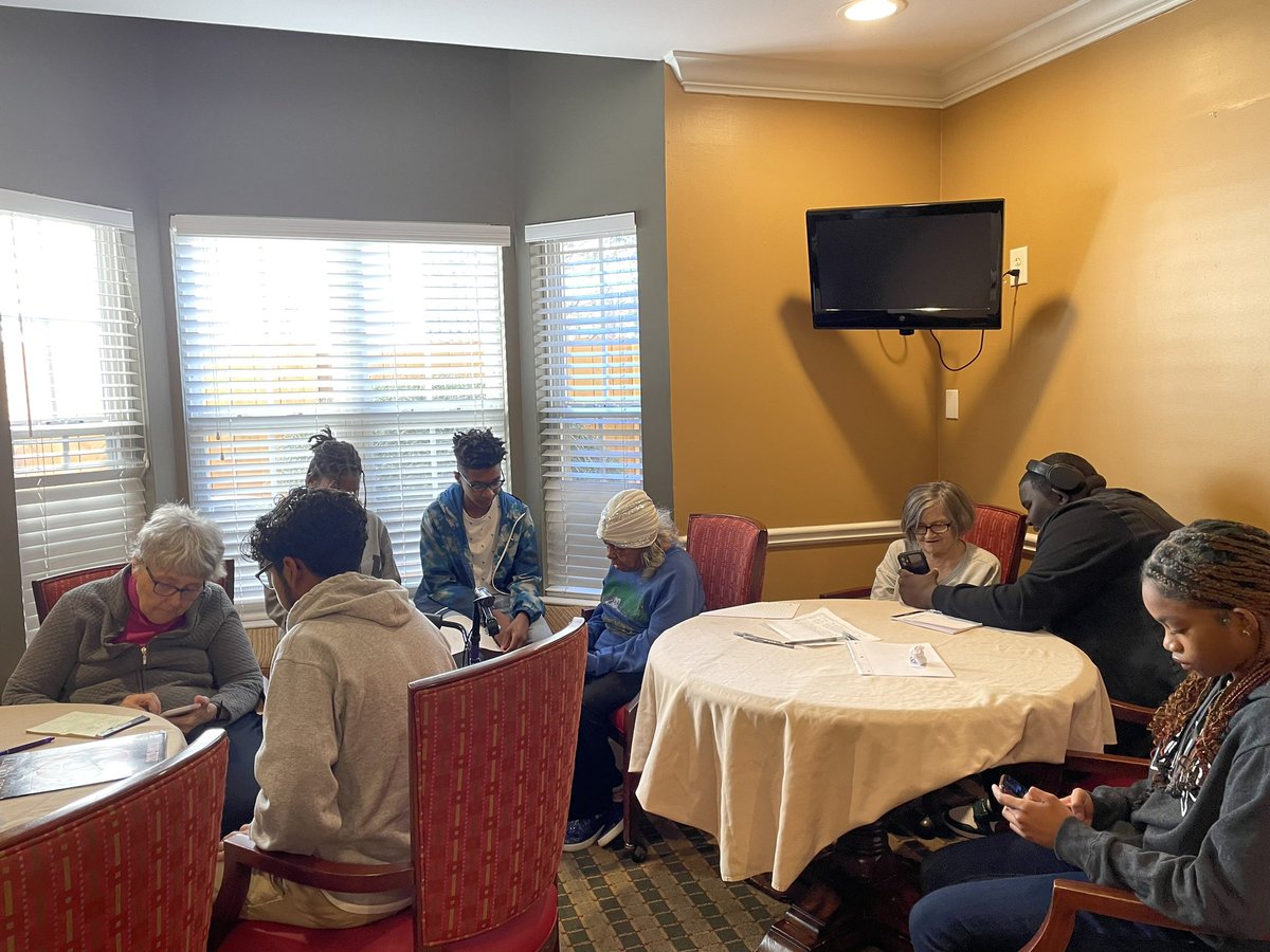 Last month, our students helped senior residents learn to navigate mobile devices. We love to see our @scobb_eagles giving back in the community. Thank you Connecting Generations-STFCC, Inc. for providing this wonderful opportunity! #TechnologyDayWithSeniors #AllinforKids