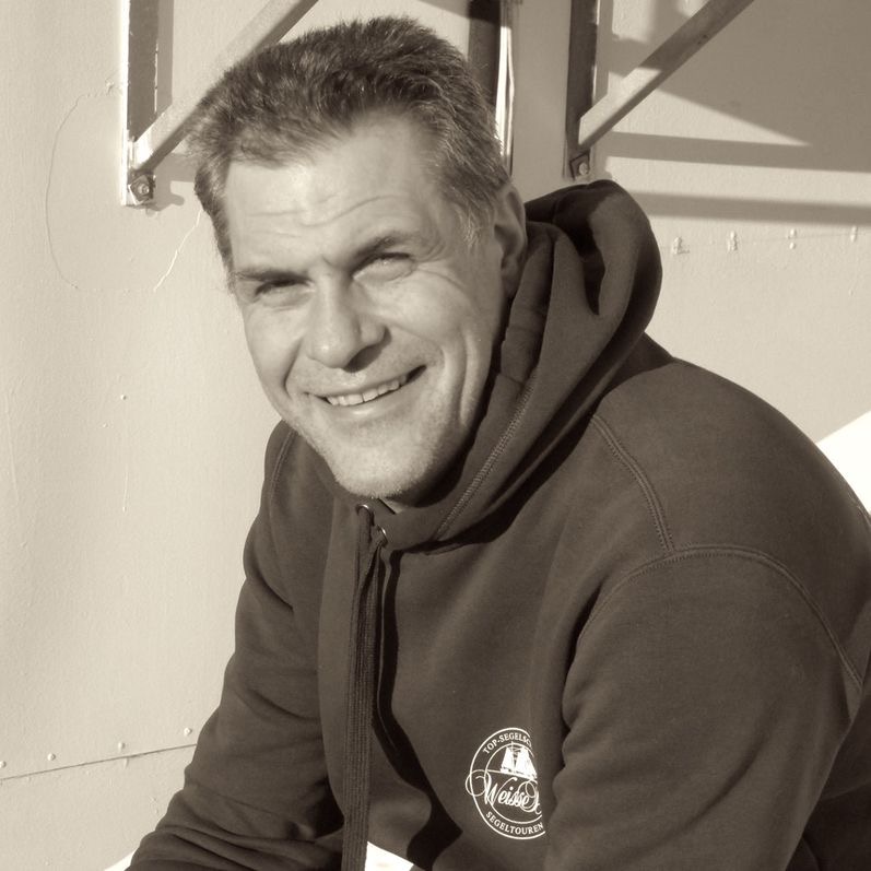 Am 2.3.2023 ist unser geschätzter Kollege Gerald Manthei plötzlich und unerwartet gestorben. Unsere Gedanken und Gebete sind bei seiner Frau und seiner Familie.

notfallseelsorge-berlin.de/service-seiten…