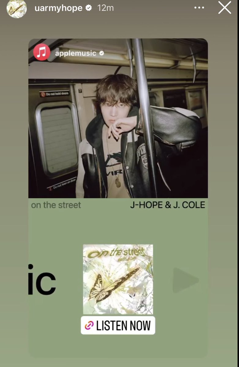 || Hobi 🐿

• uarmyhope IG story 
er hört ‘On the Street’ auf AppleMusic 💜〰️ macht es ihm nach ARMY 😃kaufen und genießen 😌 

#on_the_street #jhope #bts #hobi #hoseok <a href="/BTS_twt/">방탄소년단</a>