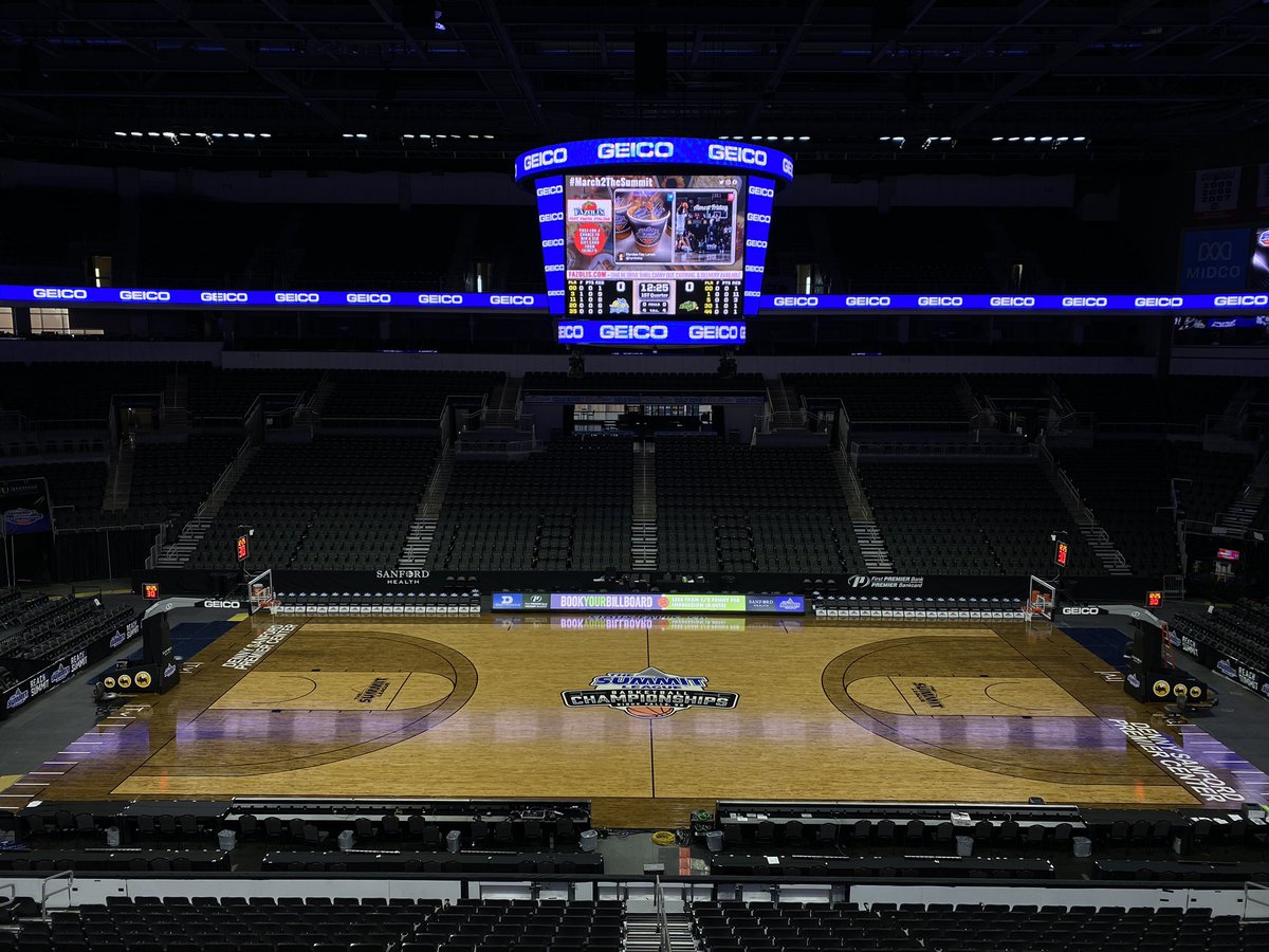 it’s the best time of year 🤩

happy first day of @thesummitleague basketball tournament 🏀

#March2TheSummit