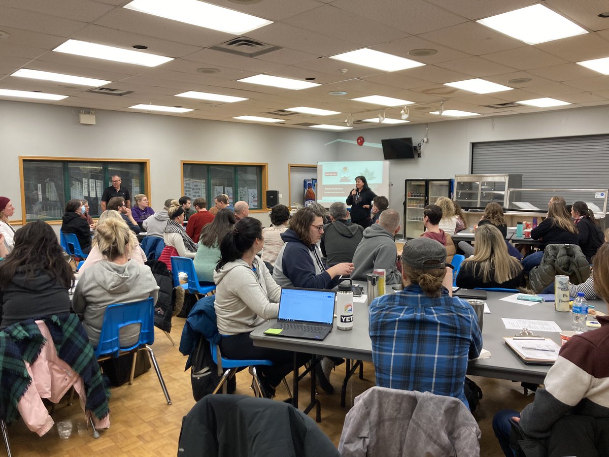 MsCoulombe's tweet photo. Staff from 4 area schools got together this morning to Unlearn and stretch our thinking. @EPErinPS @RossRMacKayPS @Brisbane_PS @EDHSRaiders @ugdsb https://t.co/NP0UwFYMRJ