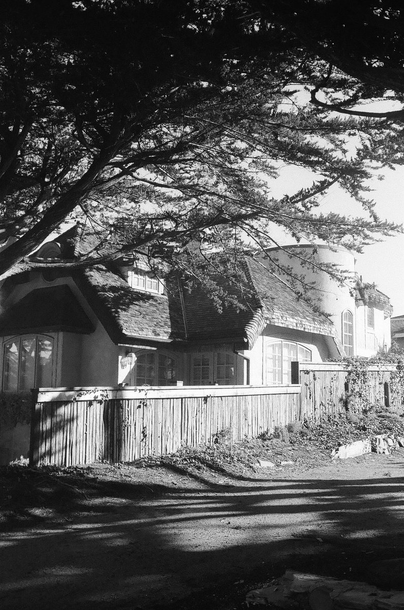 Tucked in.
Carmelbythesea, Ca. 
Shot on @ILFORDPhoto #hp5plus400