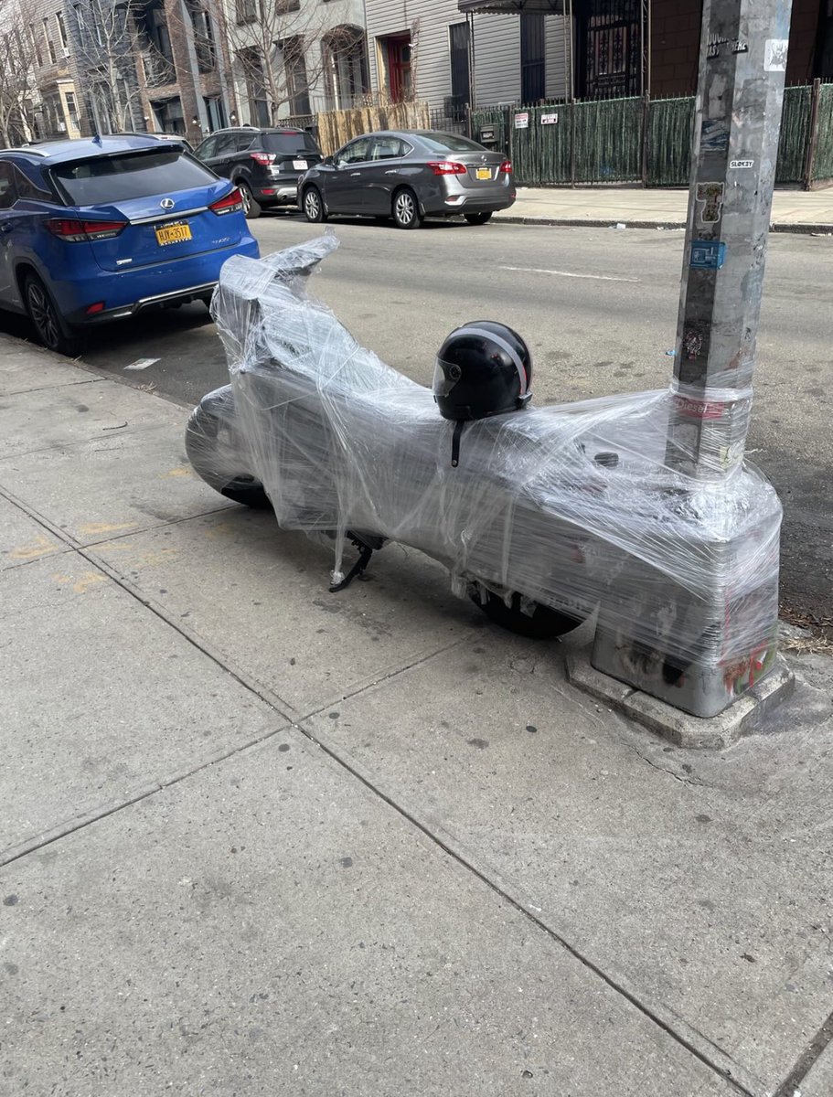 WhatIsNewYork tweet media