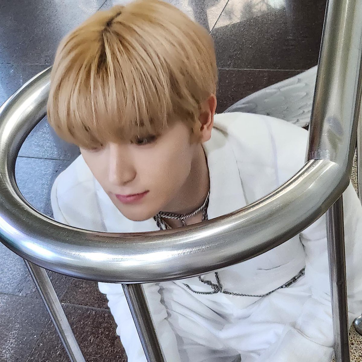 present_bon's tweet photo. なぜこんなかわいいことばかりするの🐶
230303 더비🌻
#jaestagram
https://t.co/1TAaQbQw3W https://t.co/azvv2xnzt8