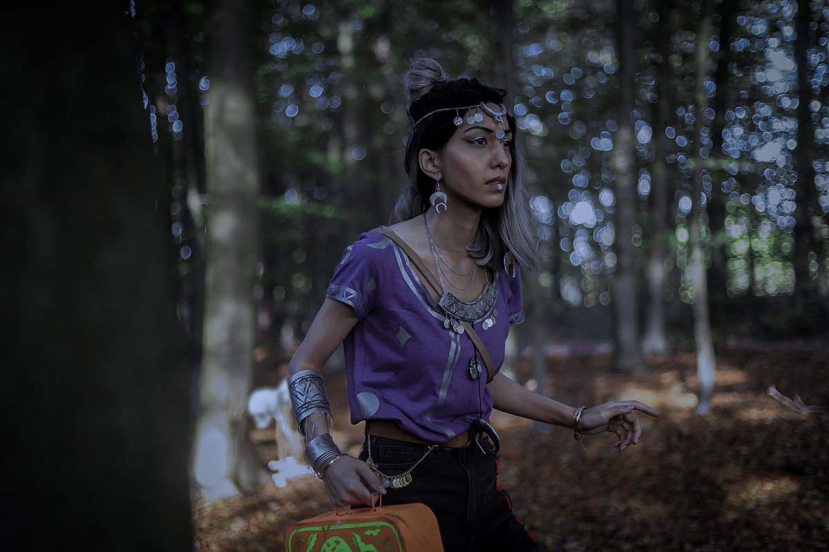 vizzeybun's tweet photo. Zarina is my comfort cosplay 😌✨

#deadbydaylight #intothefog #zarinakassir https://t.co/rd7UG7KT3b