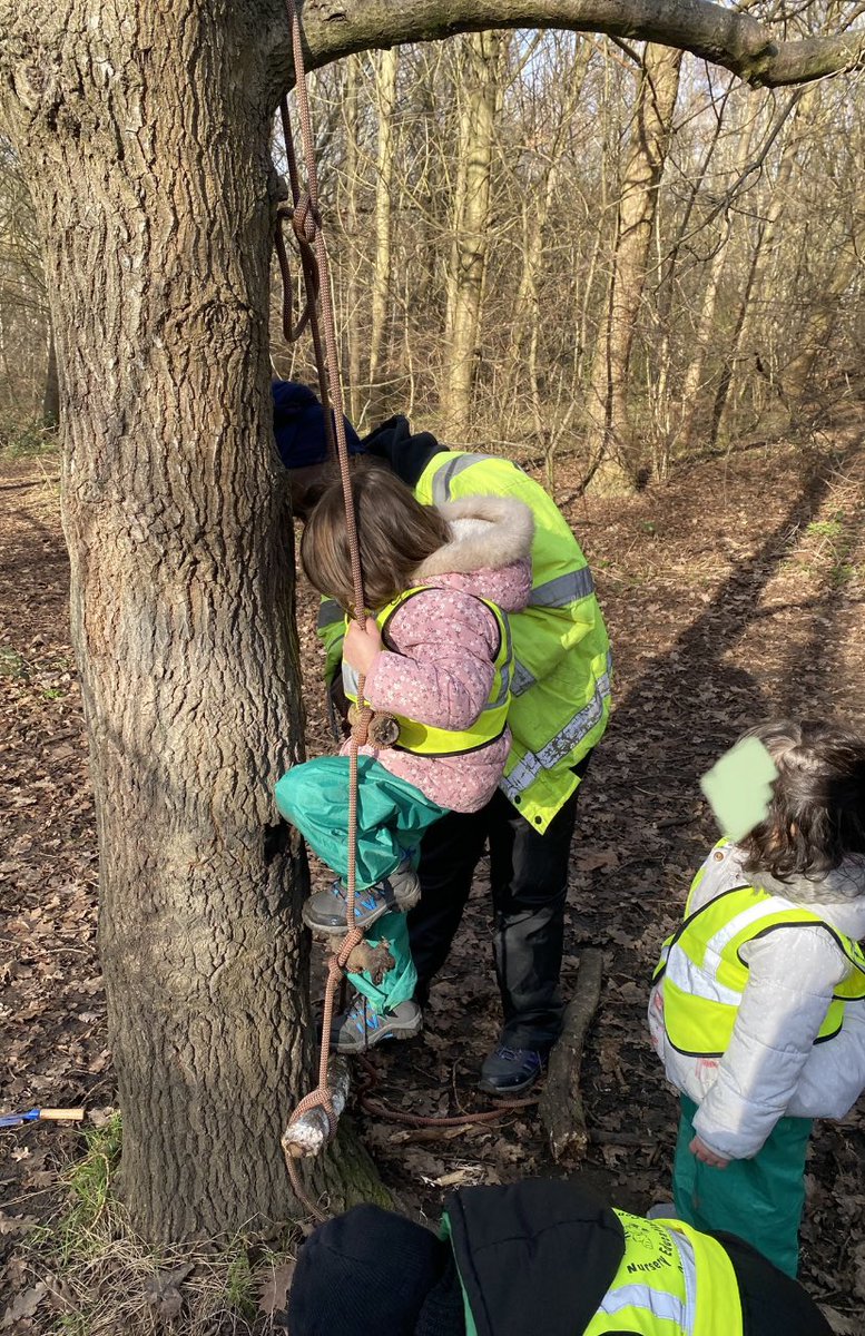 This week in the forest we learnt how to make our very own ladder using ropes and sticks. Vicky helped us create knots and we balanced really well! We had so much fun! #forestschool #nurseryeducation #RONEC