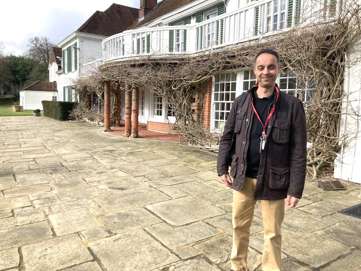 PipersSixthForm's tweet photo. Thank you to Wes Azad for coming in to talk about #apprenticeships  at @amazon with our Lower Sixth students. It was very inspiring to hear from a global, forward-thinking employer offering such a diverse range of opportunities! #PipersInspire #PipersCareers #PipersPotential https://t.co/aW7luWhc5G