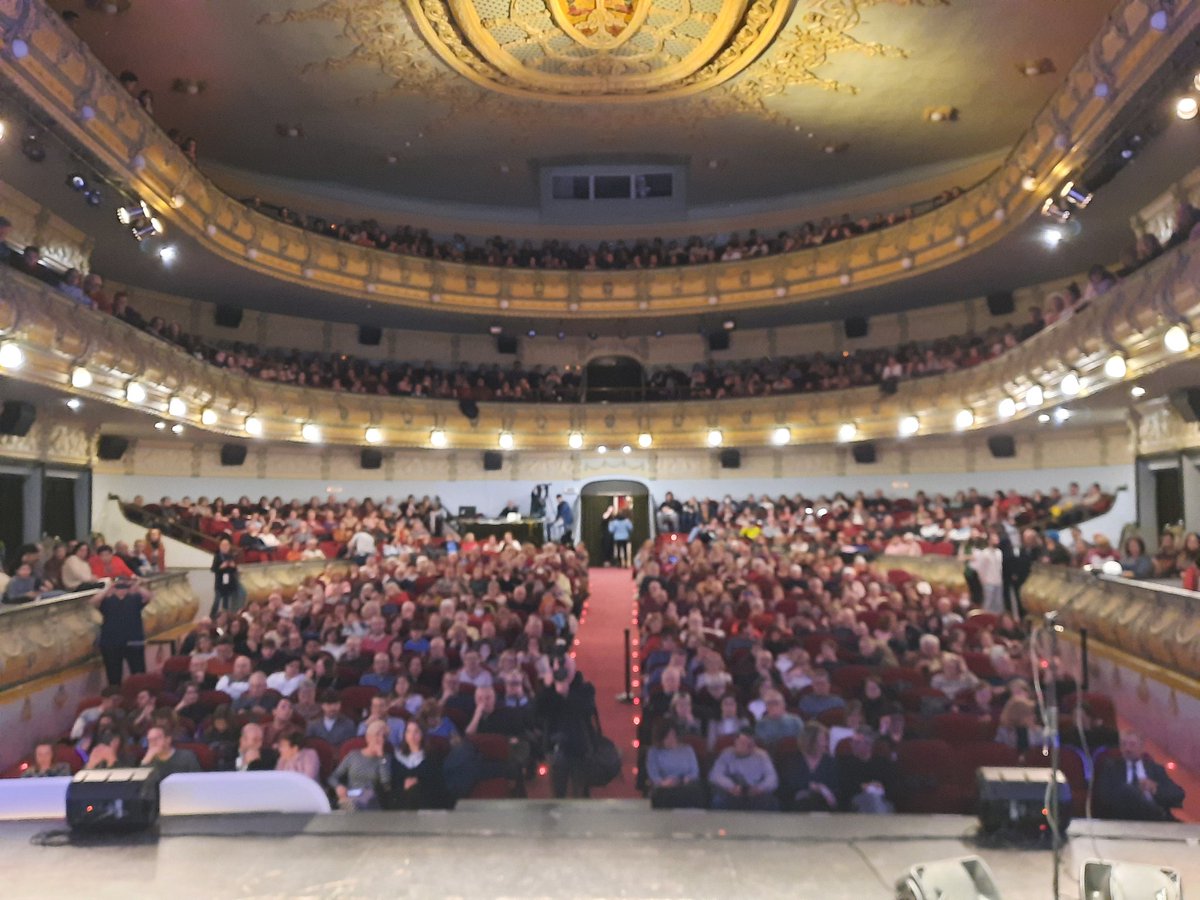 IsaiasLafuente's tweet photo. A punto de comenzar @laventana desde Elche, muy bien acompañados... https://t.co/FudNkCsz9F