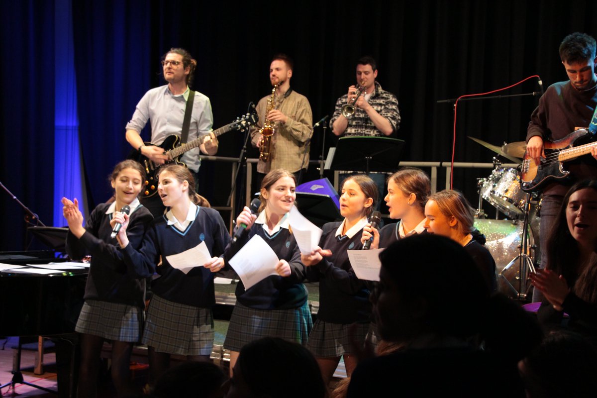 Francis Holland tweet media