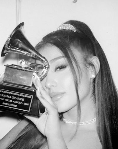 Ariana Grande Charts ꕤ tweet media