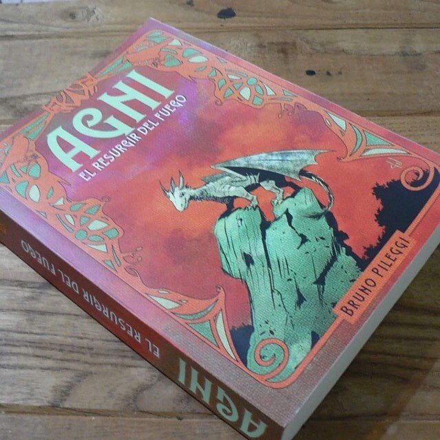 altertopia's tweet photo. Estamos trabajando para en breve tener novedades sobre Agni y los futuros proyectos de la editorial.

Agni - El resurgir del Fuego 🐉

La primera novela fantástica publicada por Editorial Altertopia.

https://t.co/JHlQdke6ba https://t.co/m0w9CMVf1X