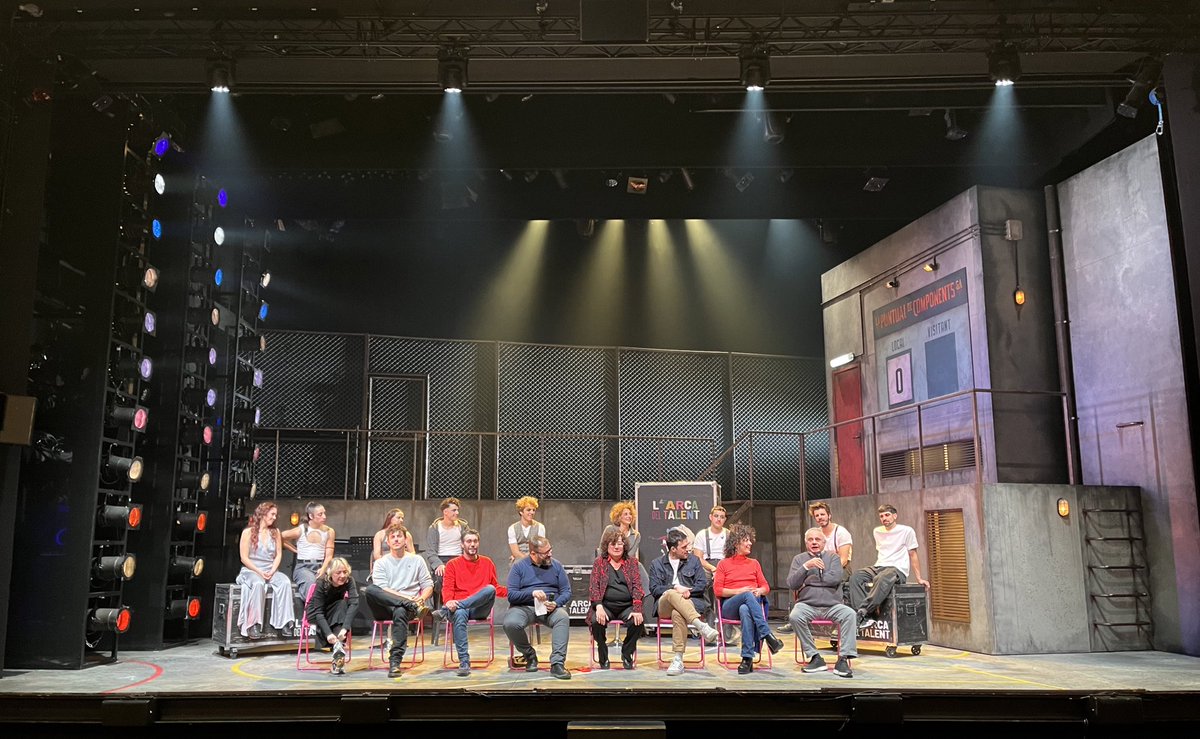 Avui hem presentat 'L'alegria que passa' als mitjans!

A partir de demà al <a href="/teatrepoliorama/">Teatre Poliorama</a>! 🙌

#dagolldagom #teatremusical #lalegriaquepassa