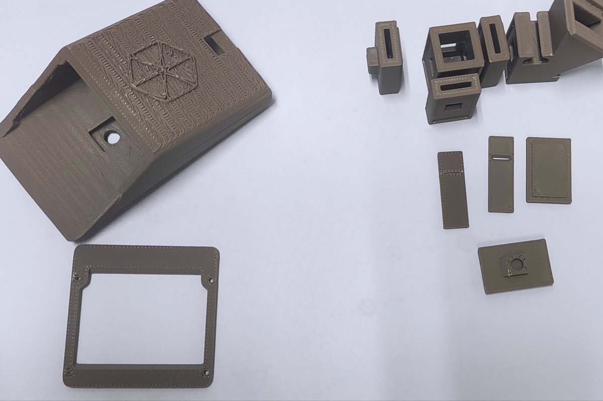sanyatheone's tweet photo. Exciting news! 🎉 Received the parts for my first 3D printed spectrometers and I couldn't be happier with the quality thanks to the amazing work of EPIC Workshop and Juan J Colon. I can't wait to start building and testing! #3DPrinting #Spectrometers #Innovation https://t.co/TfMK3cJVsn