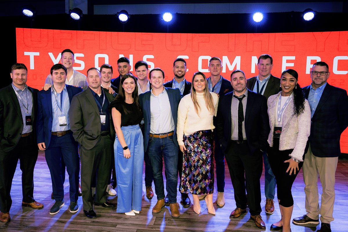 TYSONS COMMERCIAL 👑 

Quarter over quarter wins and our 2022 Office of the Year. Cheers to Tysons Commercial for a record-breaking year!

#PiperCompanies #Staffing #PiperSummit23