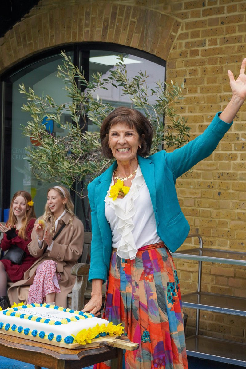 Francis Holland tweet media