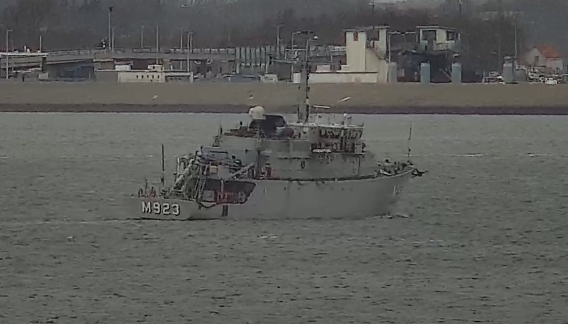 WarshipCam's tweet photo. Belgian Navy Tripartite-class minehunter BNS Narcis (M923) off of Den Helder, Netherlands - March 3, 2023 #bnsnarcis #m923
SRC: webcam https://t.co/MInbEoDyoc