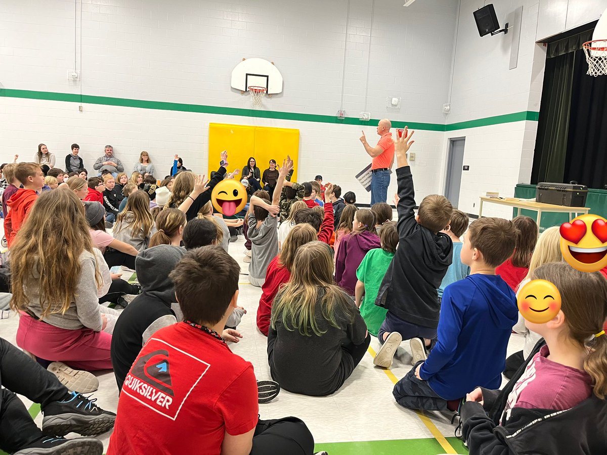 MazzottaMs's tweet photo. Thank you to author 📚Michael Wade for visiting @Davenport_PS. “Reading is exercise for the brain”! 🧠#AndThenItHappened @TVDSBLiteracy https://t.co/KfvOvMN713