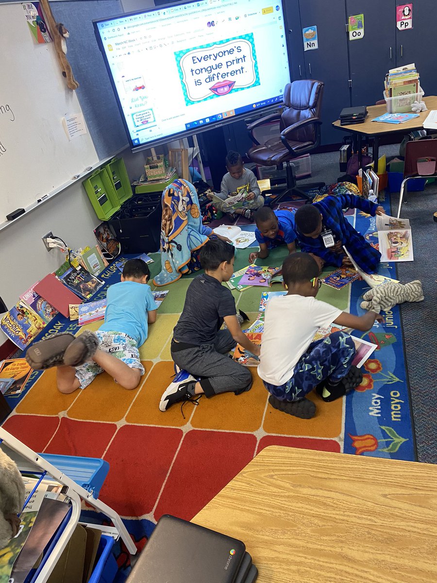 kmcsweeneyRPE's tweet photo. Loving Read Across America time. #ReadAcrossAmerica2023 https://t.co/lRGtqa7Ayn