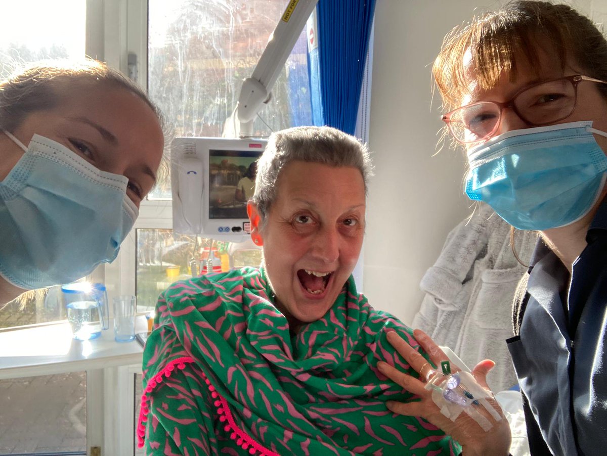sammurray1000's tweet photo. Absolute privilege to spread some @ScampandDude love today with donations to some of our @UHD_NHS @UHDCancerCare patients of Super Scarves! 🧡@millermarie16 @S_HarringtonNHS  @ClaireS1968 @loupenno #spreadthelove #superscarves https://t.co/W29RcMGtjV