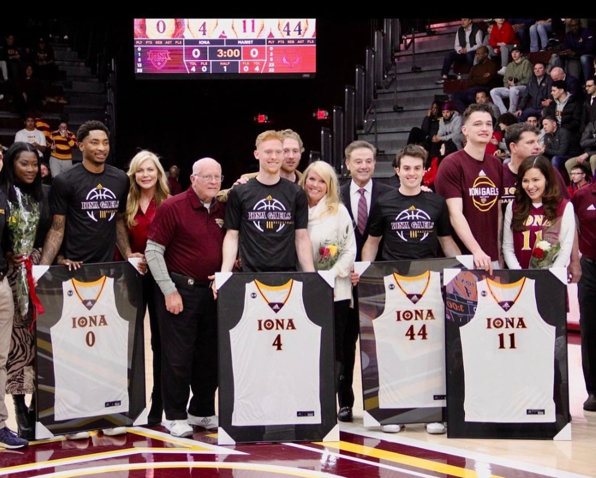 GregDonahue13's tweet photo. @parker_weiss4 senior night at Iona. Thanks for all you and your family did for CSN hoops program. Love ya. ❤️🏀🇺🇸 @C4weiss https://t.co/ghVAX1Pd5H