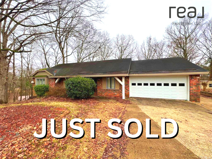 brittdowling's tweet photo. Just Sold in Wetumpka Alabama! Grateful for my clients. #wetumpka #wetumpkaalabama #downtownwetumpka #wetumpkaal #wetumpkarealtor #mywetumpka #wetumpkarealestate #wetumpkahomesforsale #emeraldmountain #emeraldmountaingolfcourse #realbroker https://t.co/twTgC1GcI0