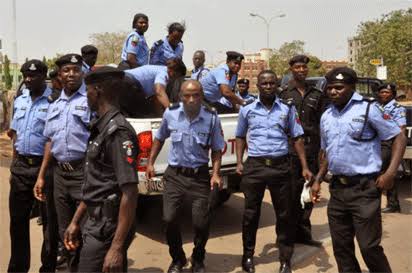 SaharaReporters's tweet photo. EXCLUSIVE: Nigerian Policemen Grumble, Threaten To Boycott Governorship, House Of Assembly Elections Over Non-Payment Of Presidential Poll Allowances | Sahara Reporters https://t.co/5fr4Bdurls https://t.co/0bCITN4XIX