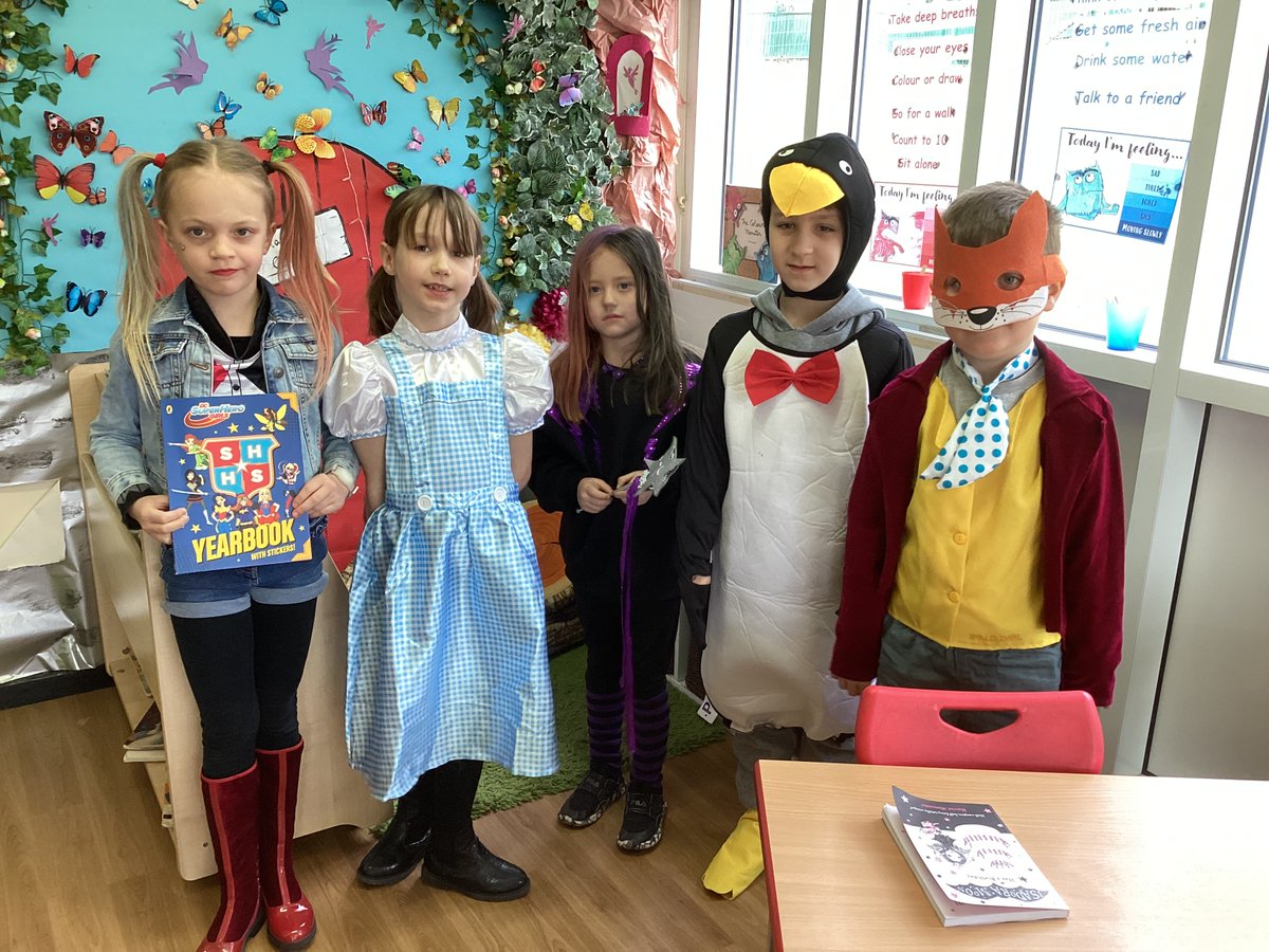 PerryHallOrp's tweet photo. Today we celebrated World Book Day and what better way to do it than to dress up as our favourite book characters and read some great stories together! https://t.co/Y1Ih0iTln3