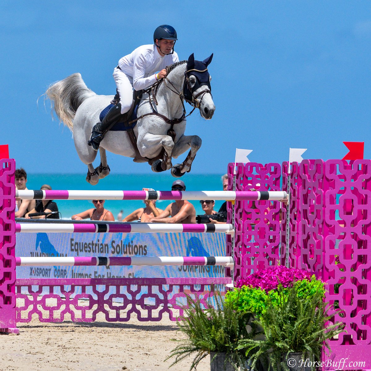 realHorseBuff's tweet photo. Tag him if you know him. The Longines Global Champions Tour @GCT_events  in Miami Beach. Get ready for this seasons show in Collins park right on the beach!
#horsegirl #equestrianlife #equestrianstyle #equestriansport #wellingtonfl #horsebuff #LGCT #miamibeach #horselover #miami https://t.co/MNi6C3e7uC