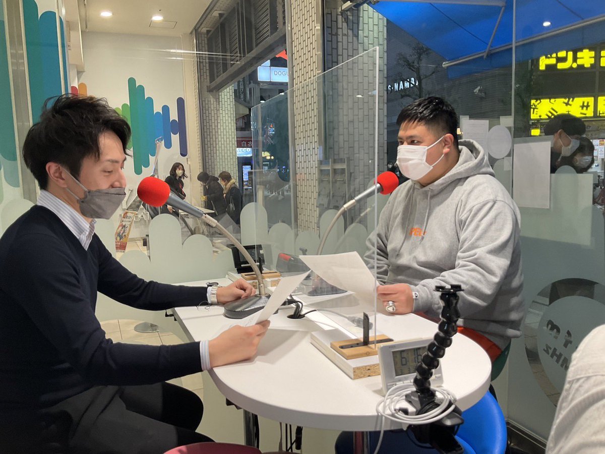 radio_desse's tweet photo. 第一回大阪サウナでっせラジオ
スタートしました！📻
ハラハラドキドキでしたが無事乗り換えました！
毎週金曜日はサウナラジオの日！
みんなで整いましょ〜🧖

#サウナラジオ
#YESfm
#ダブルアート
#ダブルアート真べぇ 
#大阪サウナ
#大阪サウナDESSE
#大阪サウナでっせ
#サウナ https://t.co/5rQ9rkKGr3