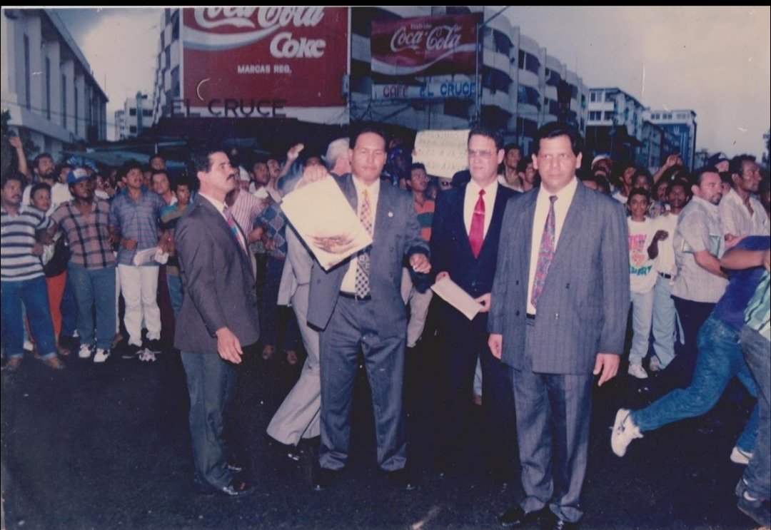 <a href="/Tomrod1970/">Tomás Rodríguez</a> <a href="/olmedoguillen6/">𝐎𝐋𝐌𝐄𝐃𝐎 𝐄 𝐆𝐔𝐈𝐋𝐋𝐄𝐍</a> <a href="/romuloroux/">Rómulo Roux</a> <a href="/tvnnoticias/">TVN Noticias</a> <a href="/TReporta/">Telemetro Reporta</a> <a href="/EstrellaOnline/">La Estrella de Panamá</a> <a href="/MetroLibrePTY/">Metro Libre</a> <a href="/damasogarciav/">Dámaso García</a> <a href="/sabribacal/">Sabrina Bacal</a> <a href="/Ringo21731/">Ringo2173</a> <a href="/aalmanza0378/">Alex Almanza</a> En política un valor indispensable es la trayectoria y la tiene <a href="/olmedoguillen6/">𝐎𝐋𝐌𝐄𝐃𝐎 𝐄 𝐆𝐔𝐈𝐋𝐋𝐄𝐍</a> desde los 80 combatió como Cruzada Civilista a la dictadura, fue el representante y Legislador más votado y NO necesitó ser presidente de partido ni agarrarse de un disque #Guru
#OlmedoPresidente ✔️