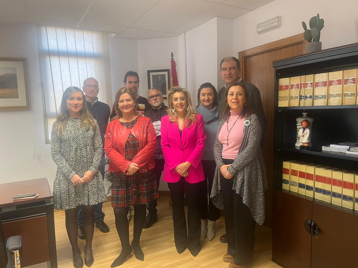 Y visita a nuestro Servicio Provincial en Badajoz

#territorioMUFACE

Natalia Correa DP Badajoz
Jesús Barriga DP Cáceres 
#GranequipoMuface
Gracias