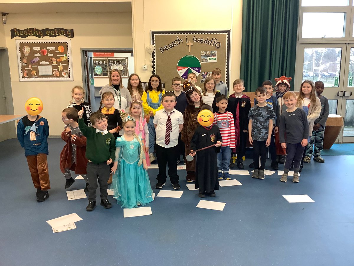 StMarysRCSch's tweet photo. Our amazing certificate winners this week, Diolch Bawb! #SMRFamily #CuriousAndActive #Certificates https://t.co/iF7ZGA2LZe