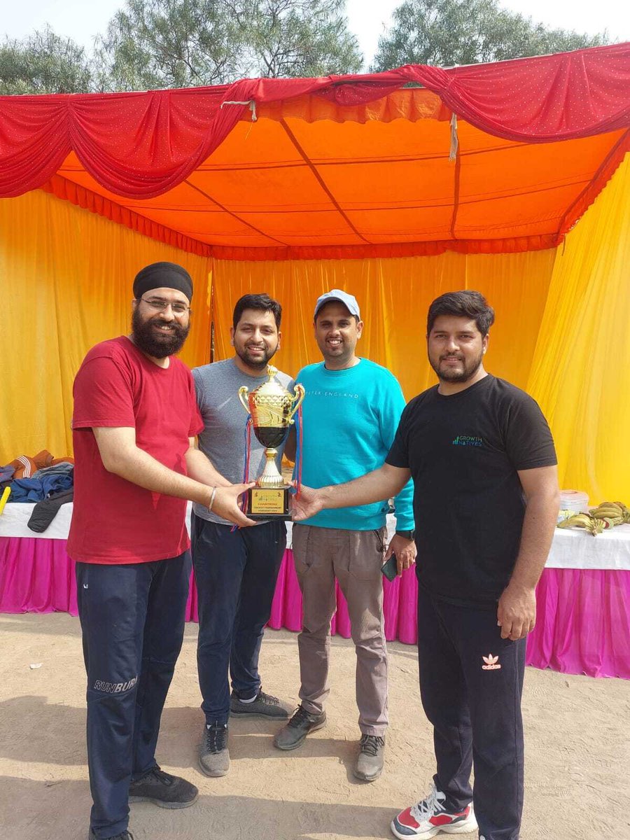 Celebrating our employees and their incredible contributions - that's what being a part of our team is all about! Today, our CEO brought the whole team together to recognize the selflessness and generosity of our valiant blood donors, discussing  goals and targets for 2023.