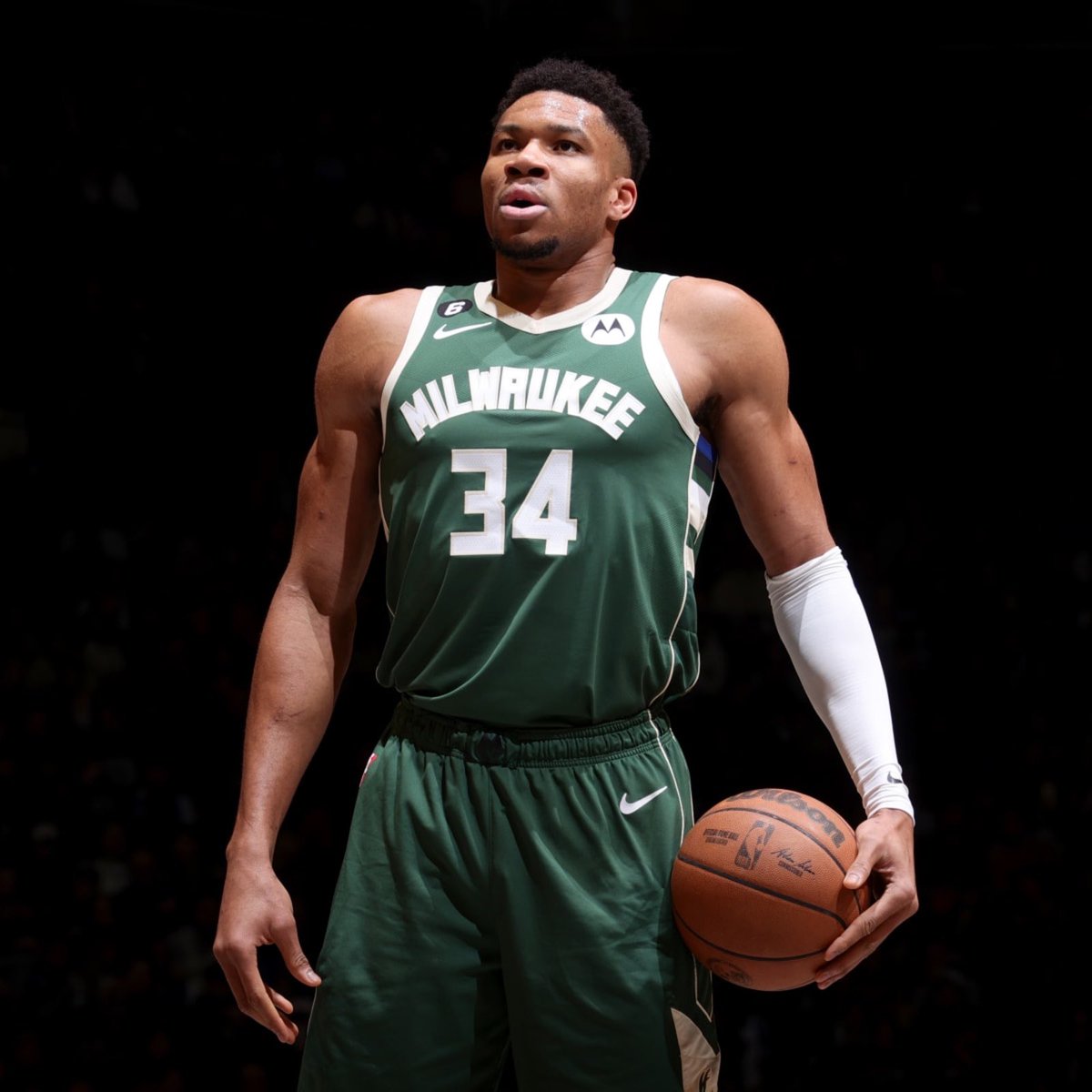 LegionHoops's tweet photo. Giannis since Christmas:

Minutes - 686
Points - 690

Just… unreal. 🤯 (via @BucksLead) https://t.co/ARQ2pEuvC7