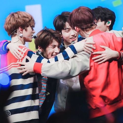 thinkbamu's tweet image. happy 4 years with txt 🤍
#ToFOUReverlandWithTXT
#TXT_4th_Anniversary
#투바투와함께한4년내일도함께할우리
@TXT_members @TXT_bighit